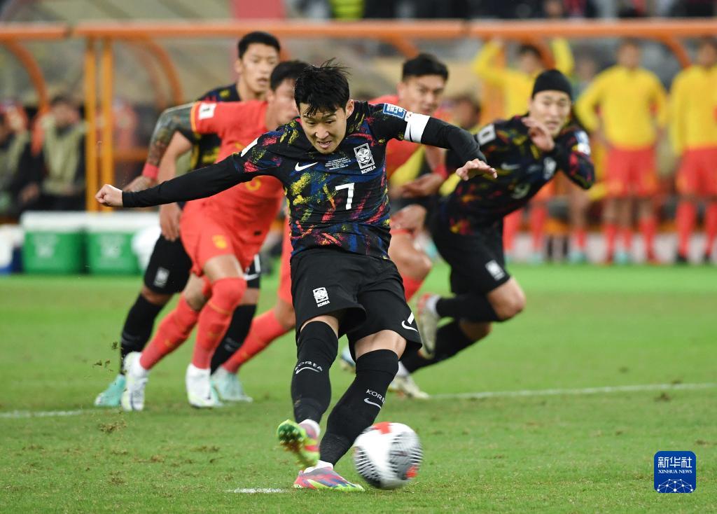 卡利亚里三中卫体系奏效,零封强敌收获宝贵三分